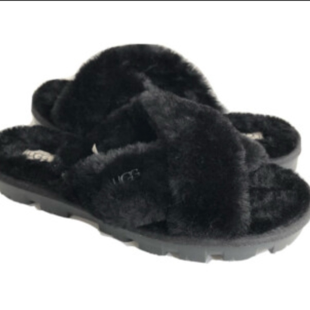 UGG fuzzette Women's Black shearling Slippers size 7